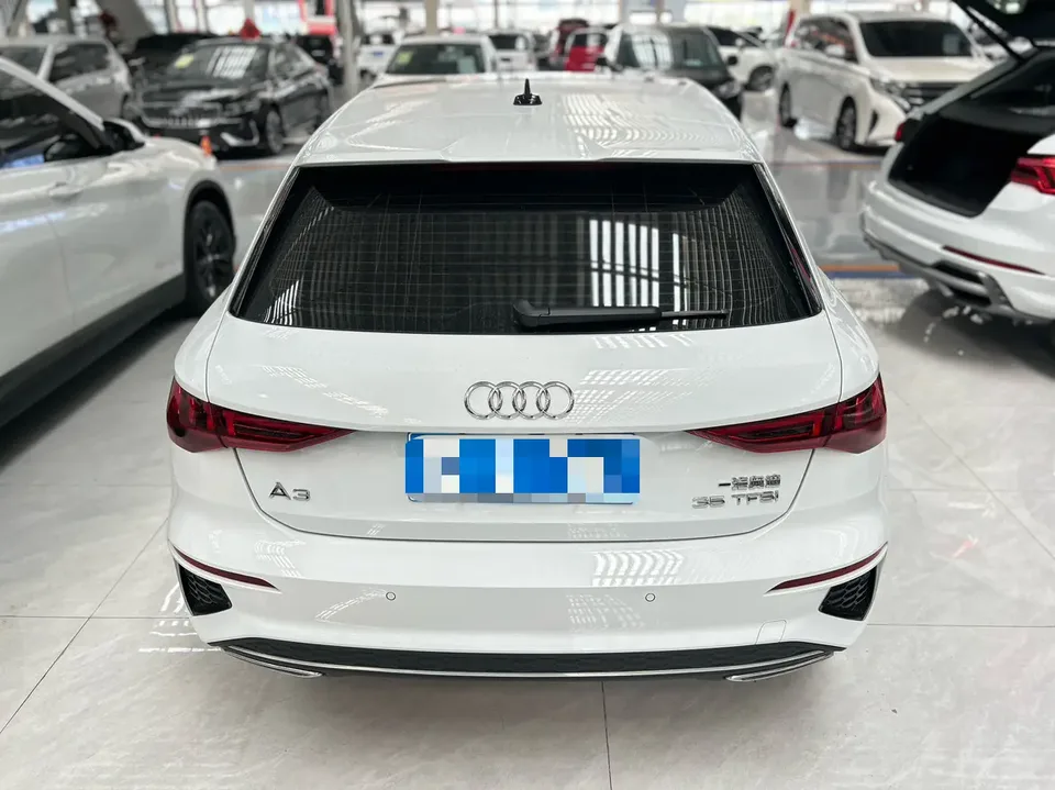 Audi A3 Sportback 35 TFSI stylish and sporty 2022 — миниатюра 2