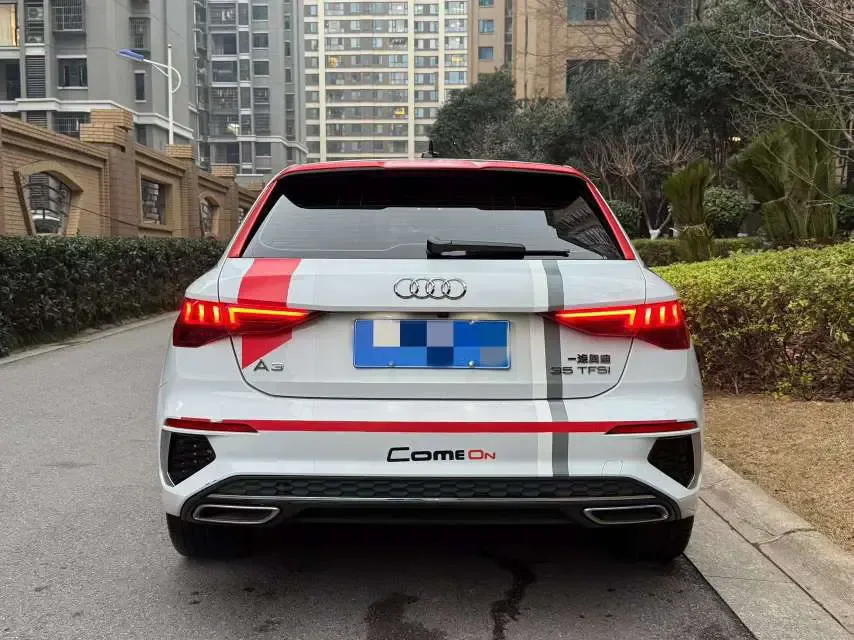 Audi A3 facelift Sportback 35 TFSI luxury sports model 2023 — миниатюра 2
