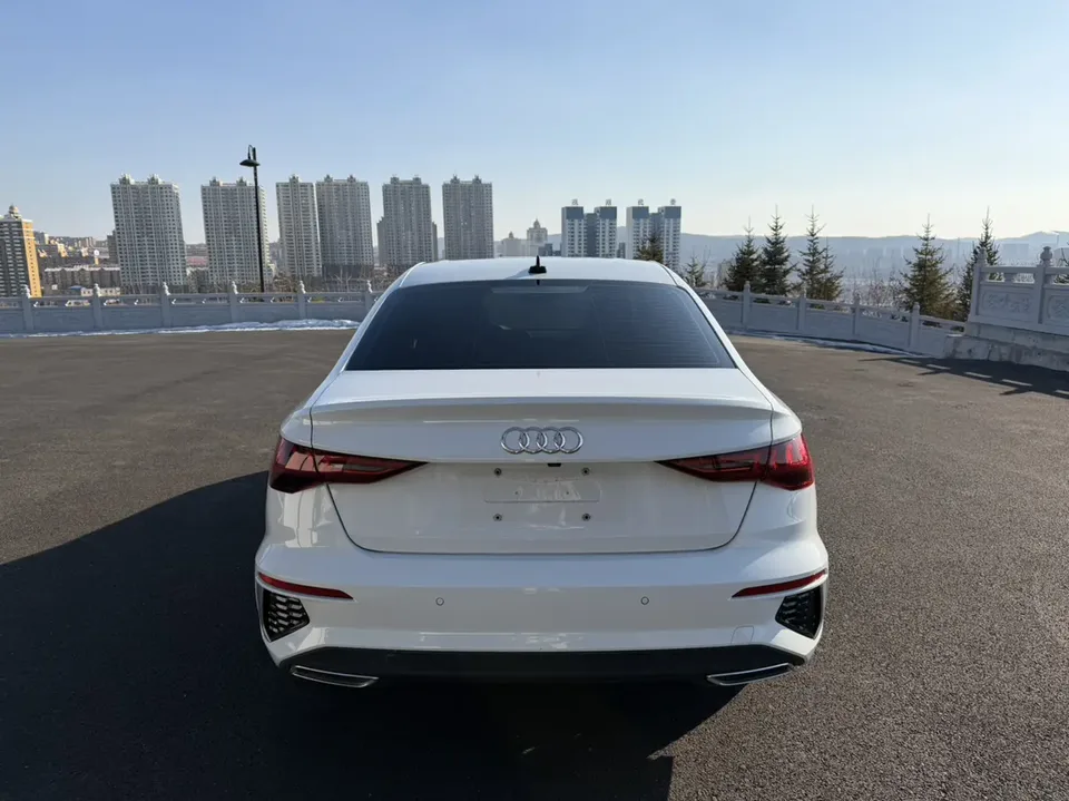 Audi A3 A3L Limousine 35 TFSI Fashion Sports 2022 — миниатюра 2