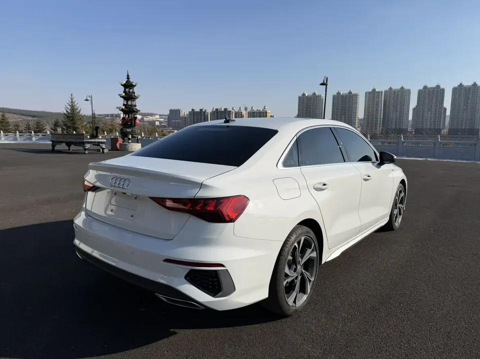 Audi A3 A3L Limousine 35 TFSI Fashion Sports 2022 — миниатюра 5