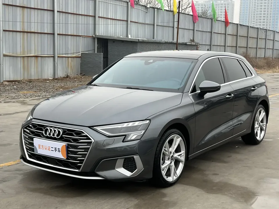 Audi A3 Sportback 35 TFSI Fashionable and Elegant 2023 — фото 1, купить с доставкой в Москву
