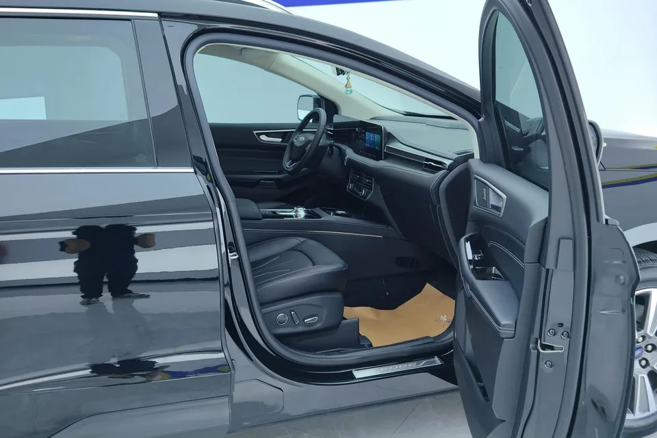 Ford Sharp boundary Sharp boundary 2021 2021 Edge PLUS EcoBoost 245 2WD Platinum 5-seater 2023 — thumbnail 3
