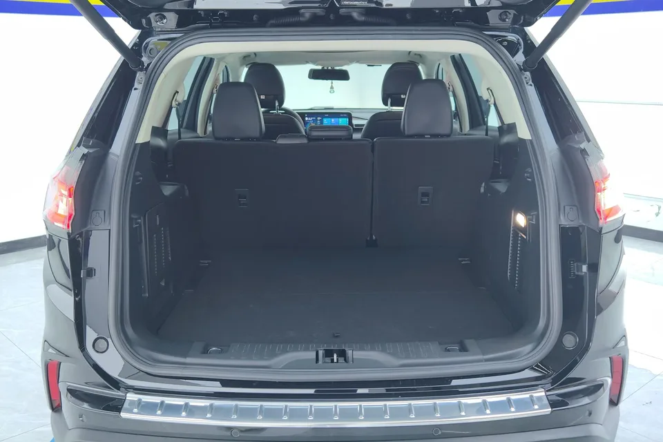 Ford Sharp boundary Sharp boundary 2021 2021 Edge PLUS EcoBoost 245 2WD Platinum 5-seater 2023 — thumbnail 5