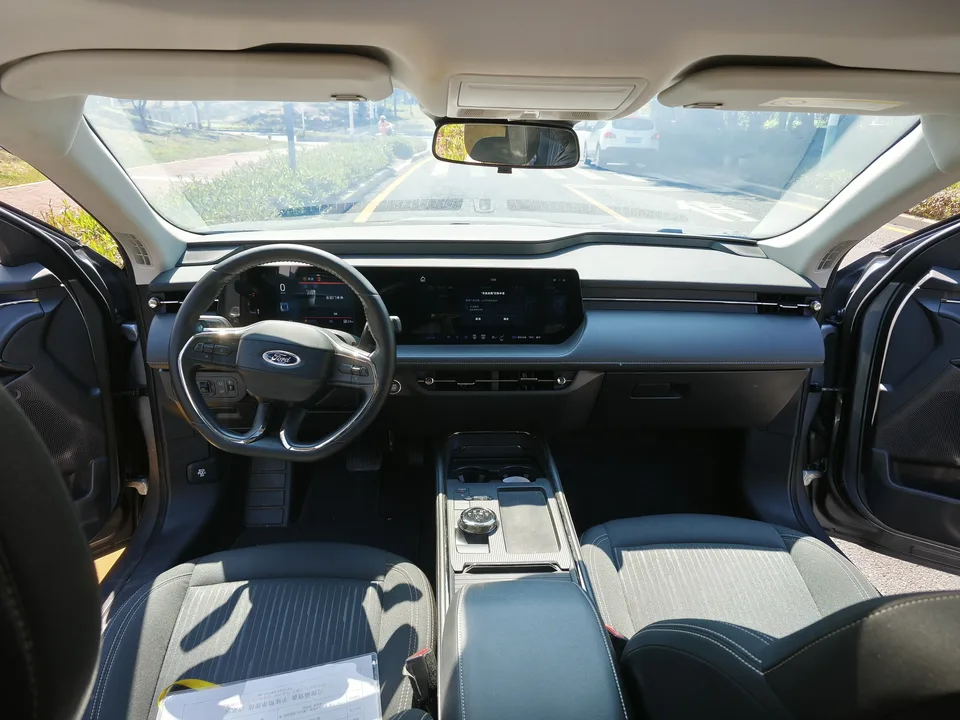 Ford Mondeo Mondeo EcoBoost 245 Fashion Edition 2023 — миниатюра 3