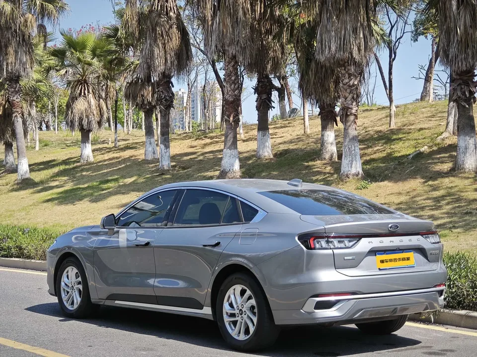 Ford Mondeo Mondeo EcoBoost 245 Fashion Edition 2023 — миниатюра 4