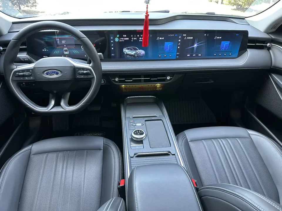 Ford Mondeo Mondeo EcoBoost 245 Luxury 2025 — миниатюра 5