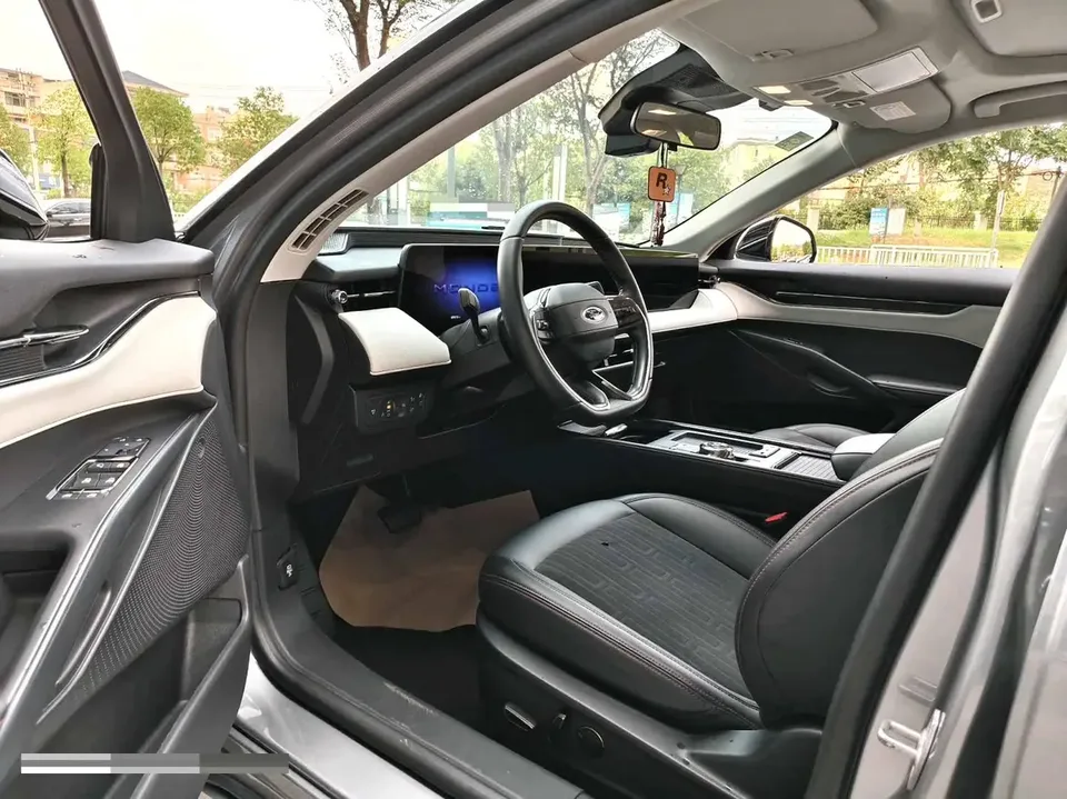 Ford Mondeo facelift EcoBoost 245 Fashion Edition 2023 — миниатюра 3