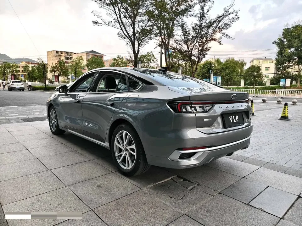 Ford Mondeo facelift EcoBoost 245 Fashion Edition 2023 — миниатюра 4