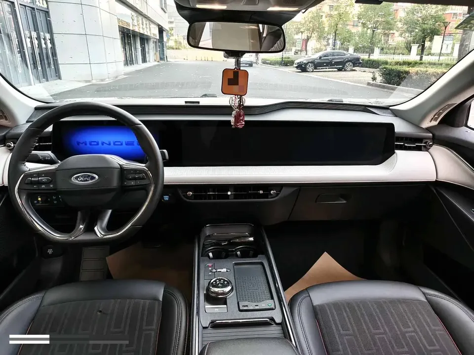 Ford Mondeo facelift EcoBoost 245 Fashion Edition 2023 — миниатюра 5