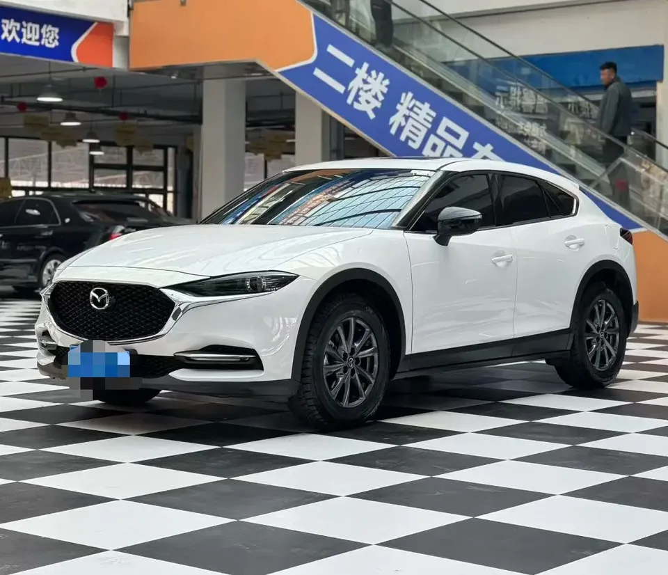 Mazda CX-4 Mazda CX-4 2021 2.0L 2WD Blue Sky Vitality Edition 2023 — photo 1, buy with delivery to Moscow