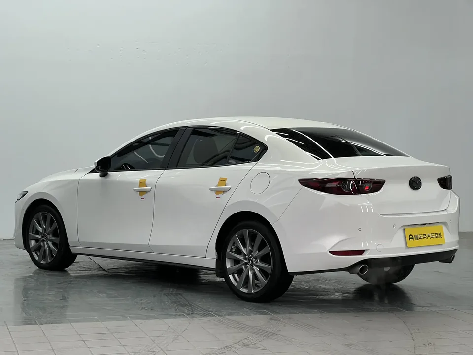 Mazda Axela 2.0L automatic quality version 2023 — миниатюра 2