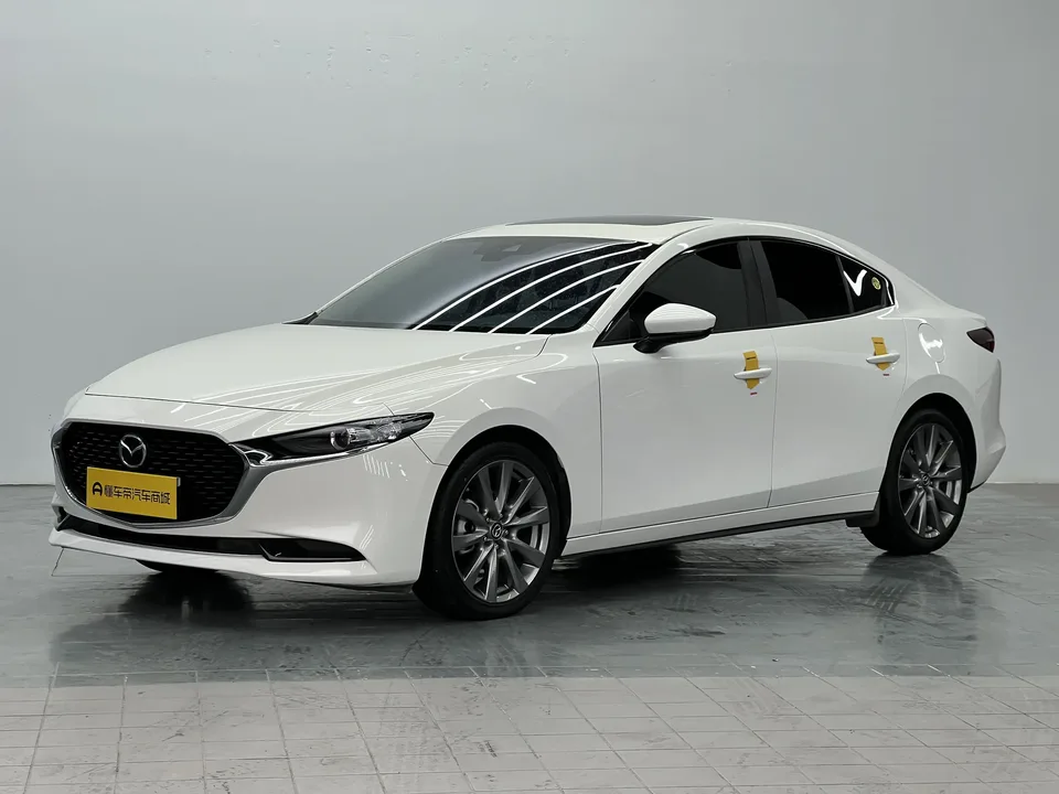 Mazda Axela 2.0L automatic quality version 2023 — фото 1, купить с доставкой в Москву