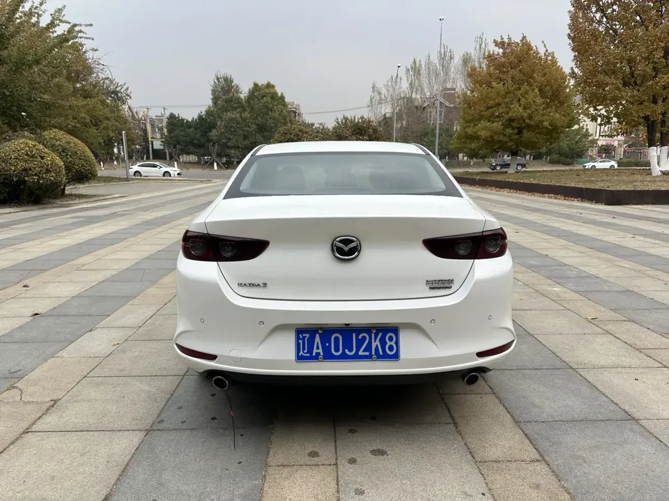 Mazda Axela Mazda3 2023 2.0L Automatic Quality Edition 2024 — thumbnail 2