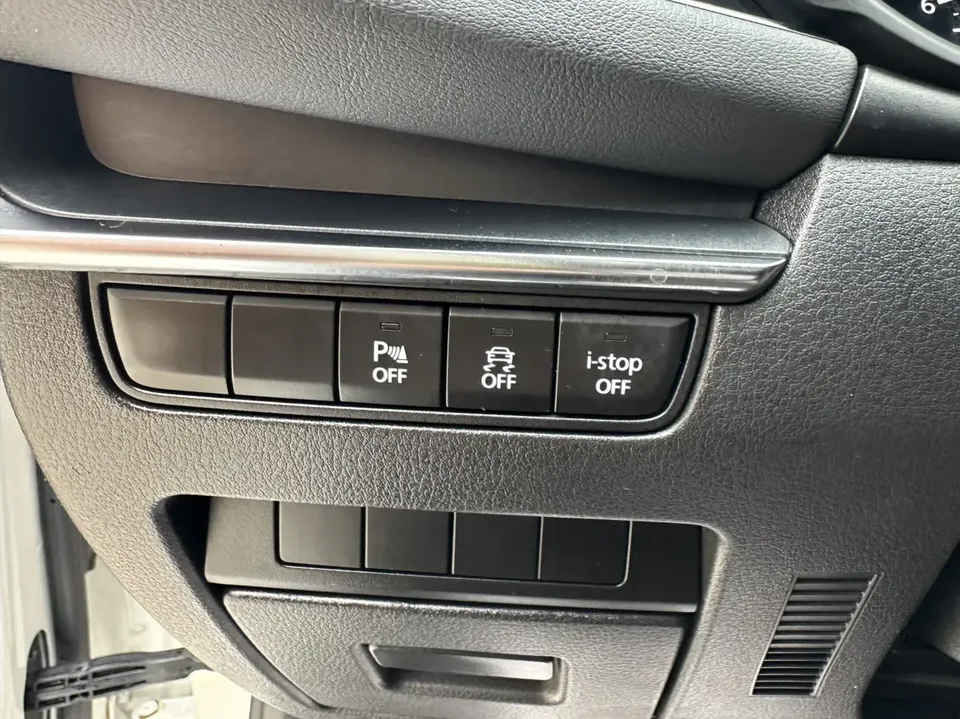Mazda Axela Mazda3 2023 2.0L Automatic Quality Edition 2024 — thumbnail 5