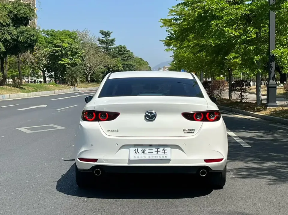 Mazda Axela 2.0L Automatic Quality Edition 2023 — миниатюра 2