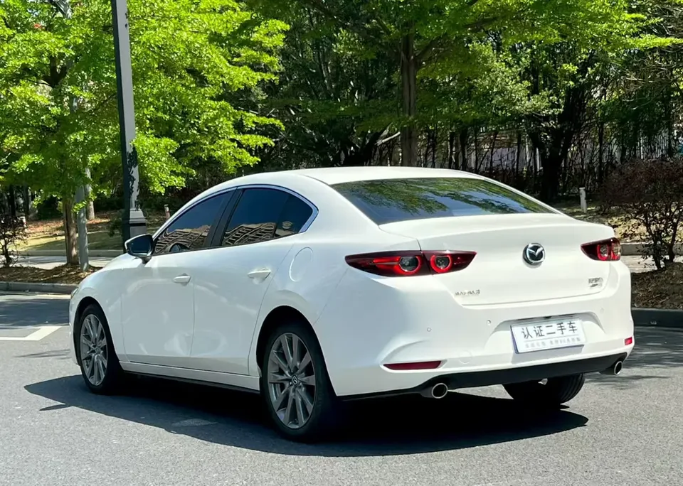 Mazda Axela 2.0L Automatic Quality Edition 2023 — миниатюра 4