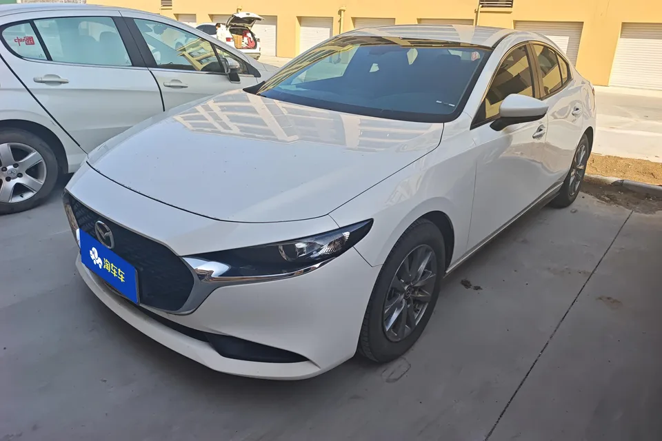 Mazda Axela 2.0L automatic quality version 2022 — фото 1, купить с доставкой в Москву