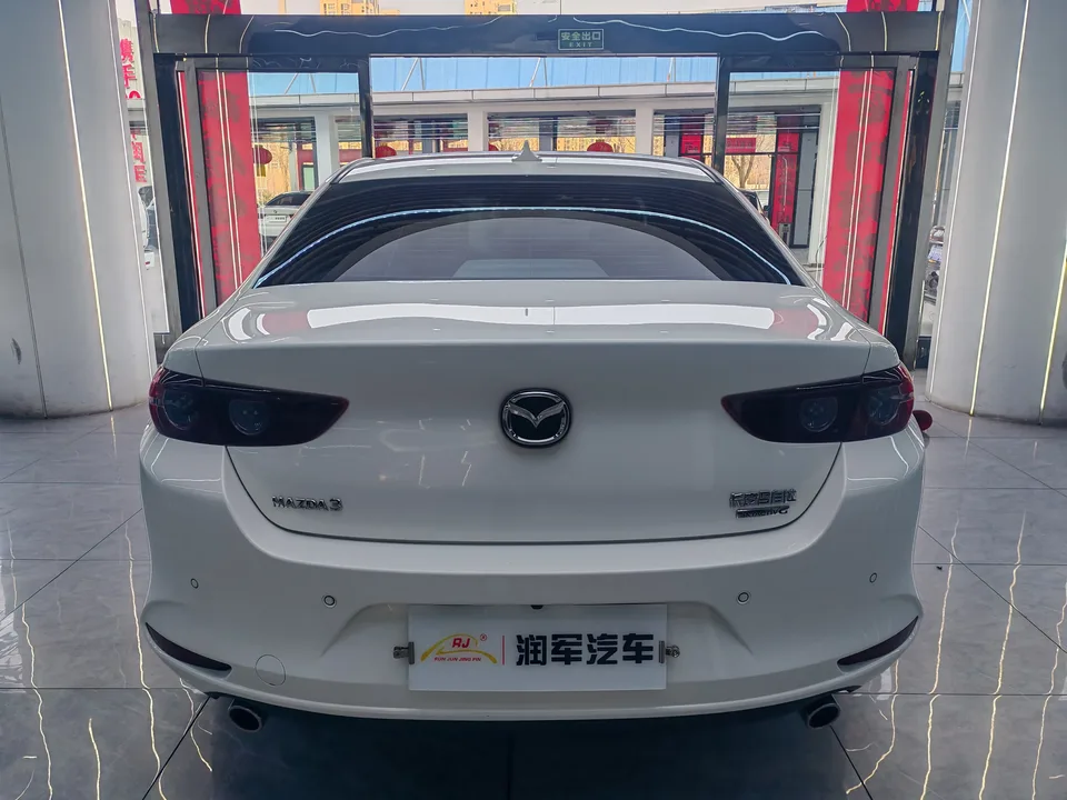 Mazda Axela 2.0L automatic quality version 2022 — миниатюра 2