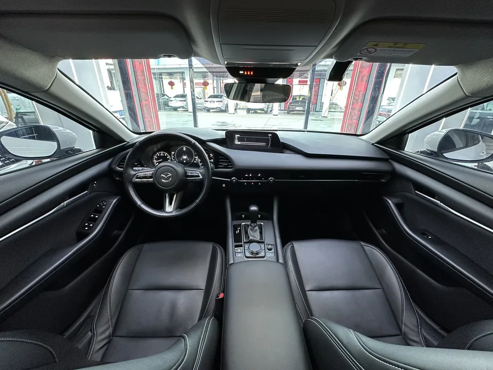 Mazda Axela 2.0L automatic quality version 2022 — миниатюра 3