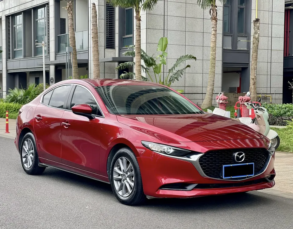 Mazda Axela 1.5L automatic quality version 2022 — миниатюра 3