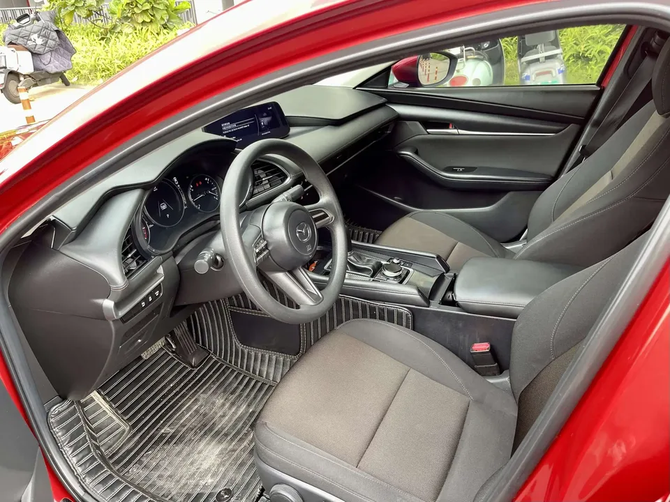 Mazda Axela 1.5L automatic quality version 2022 — миниатюра 4