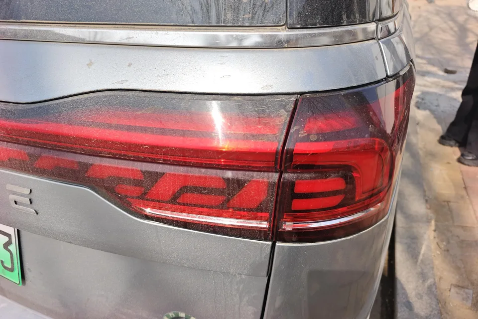 JAC Ruifeng RF8 PHEV Zhiling Edition 1.5T 150KM Flagship Model 2025 — миниатюра 2