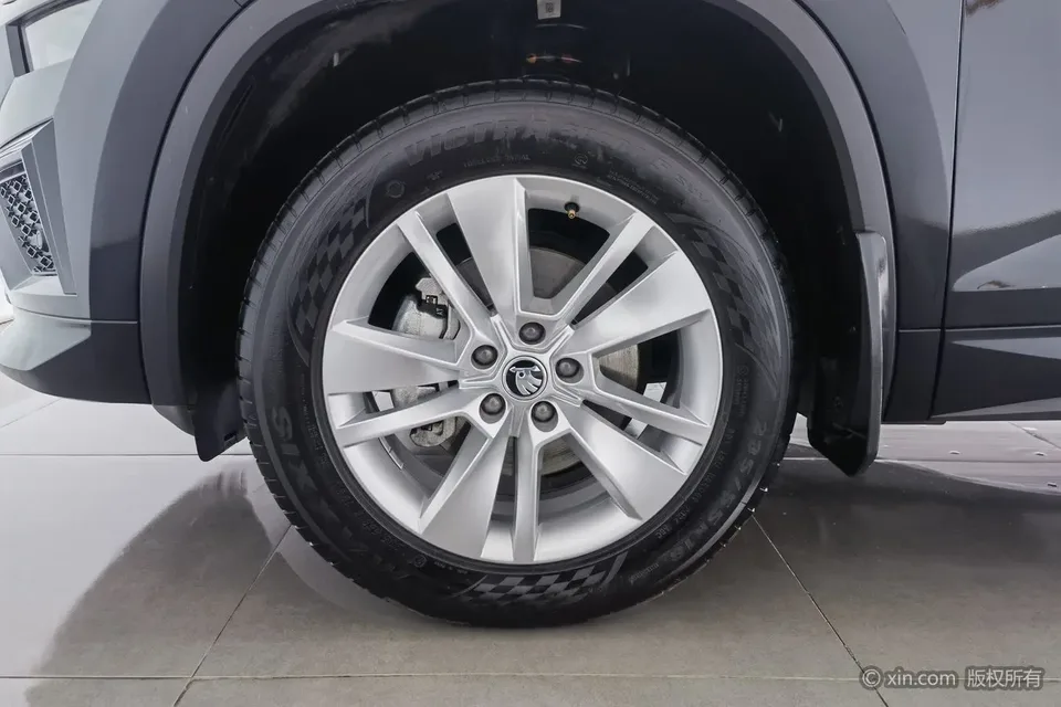 Skoda Kodiaq Kodiak 2024 TSI330 5-seater two-wheel drive powerful version 2024 — миниатюра 3