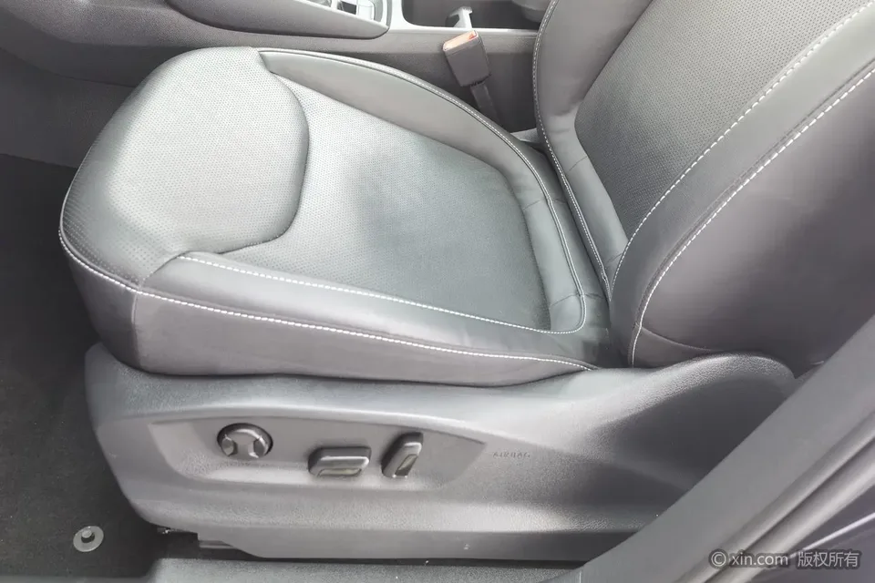 Skoda Kodiaq Kodiak 2024 TSI330 5-seater two-wheel drive powerful version 2024 — миниатюра 5