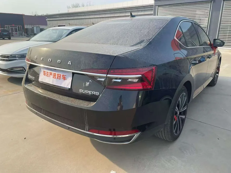 Skoda Speedy Superpa 2024 TSI280 DSG Exclusive Edition 2024 — миниатюра 4