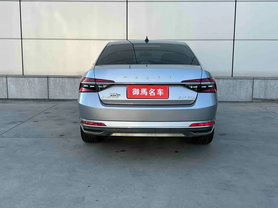 Skoda Speedy Superpa 2024 TSI280 DSG Exclusive Edition 2024 — миниатюра 5