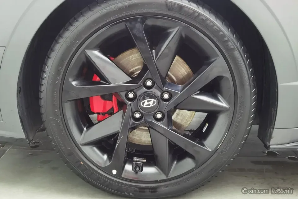 Hyundai Sonata 380TGDi 20th SE Automatic 20th Anniversary Edition 2023 — миниатюра 3