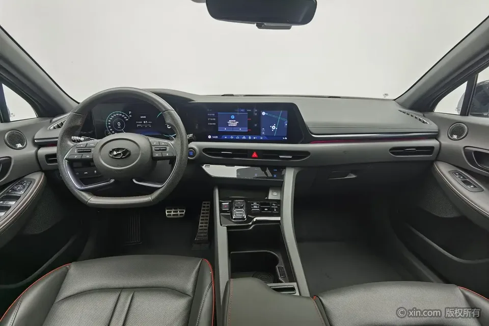 Hyundai Sonata 380TGDi 20th SE Automatic 20th Anniversary Edition 2023 — миниатюра 4