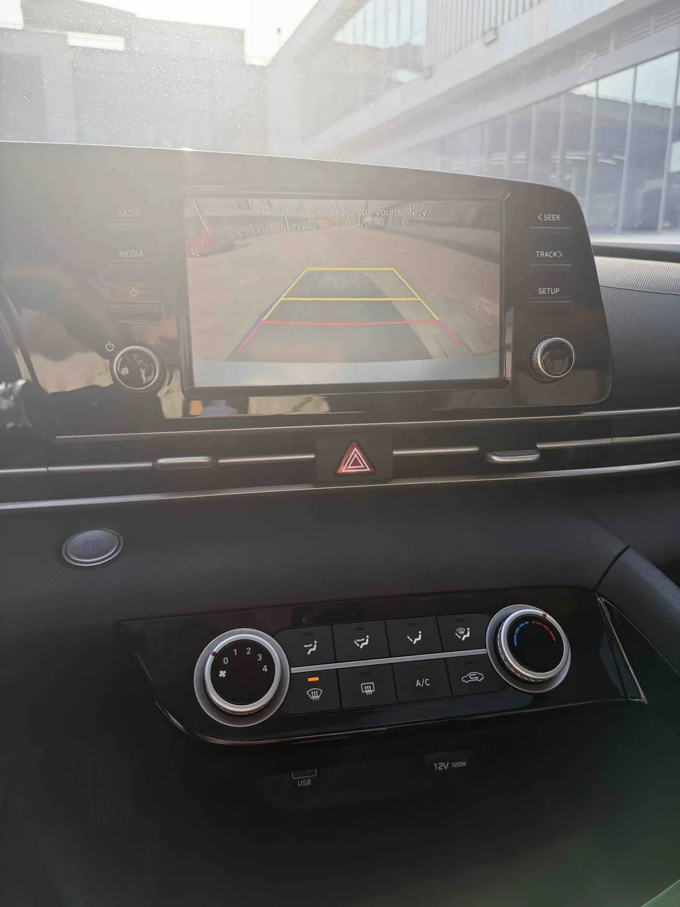 Hyundai Elantra 1.5L CVT GLX Elite Edition 2023 — миниатюра 3