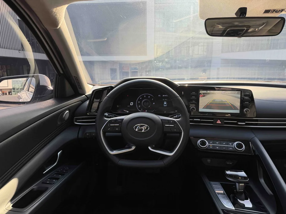 Hyundai Elantra 1.5L CVT GLX Elite Edition 2023 — миниатюра 4