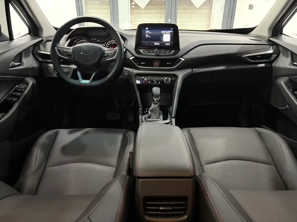 Chevrolet Volando light hybrid Redline 530T indulgent version (5+2 models) 2023 — миниатюра 3