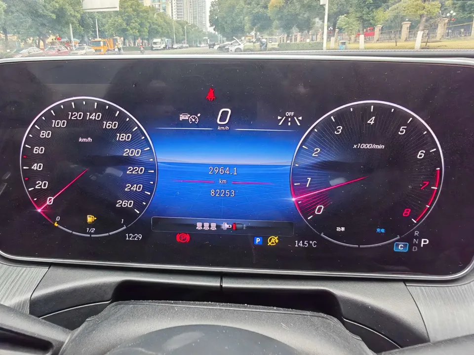 Mercedes-Benz C-Class Mercedes Benz C Class 2023 Second facelift C 260 L sports version 2023 — thumbnail 3