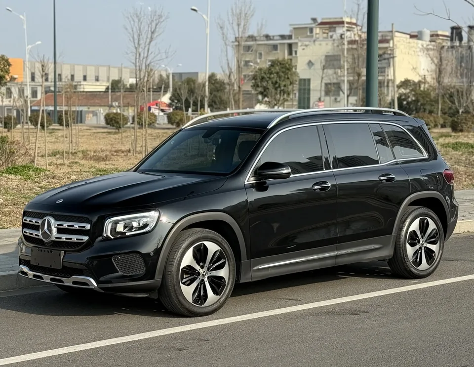 Mercedes-Benz GLB-Class 2023
