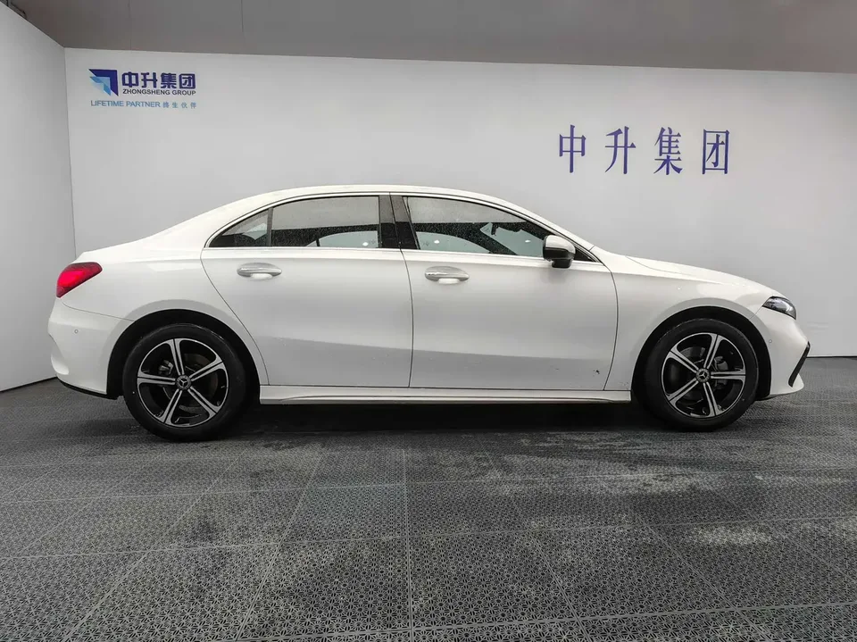 Mercedes-Benz Mercedes Benz A Class Mercedes-Benz A-Class 2023 A 200 L Sports Sedan Fashion Edition 2024 — миниатюра 4