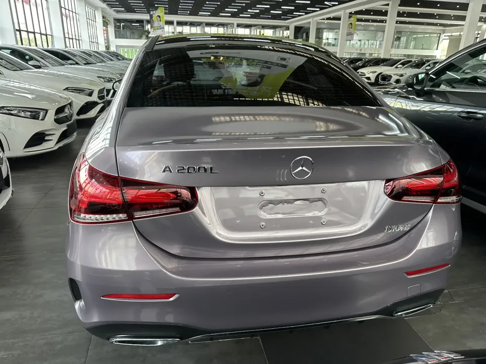 Mercedes-Benz Mercedes Benz A Class facelift A 200 L sports sedan dynamic version 2023 — миниатюра 4