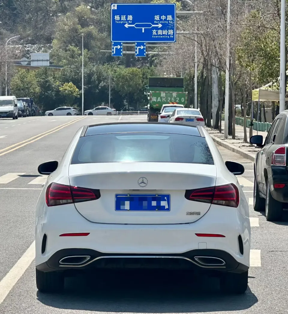 Mercedes-Benz Mercedes Benz A Class A 180 L Sports Sedan 2023 — миниатюра 2