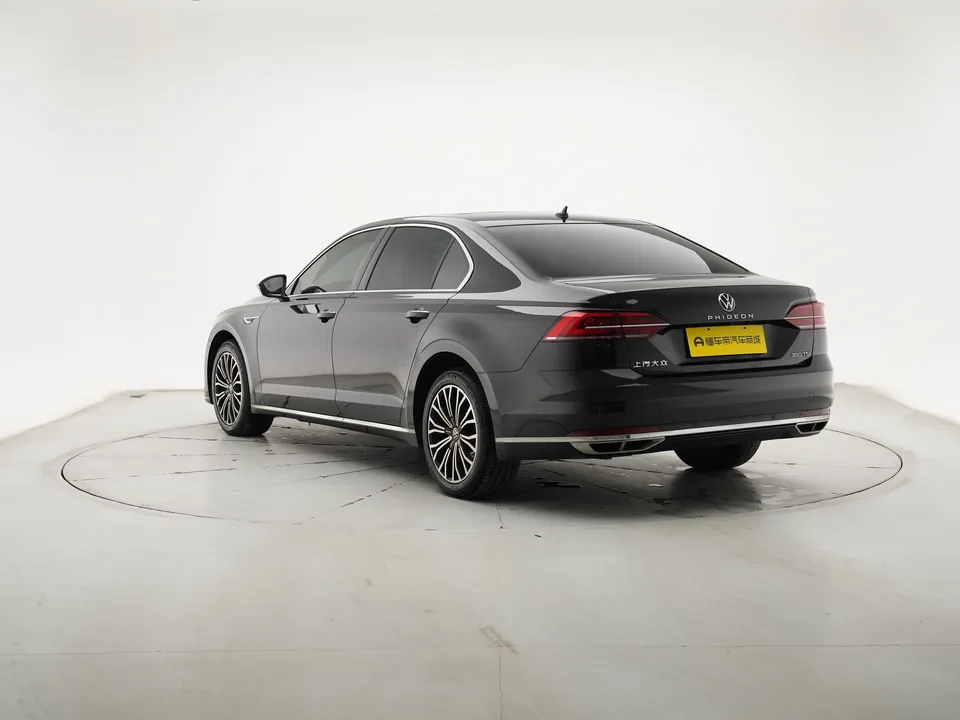 Volkswagen Hui Ang Hui Ang 2021 380TSI Deluxe 2023 — thumbnail 2