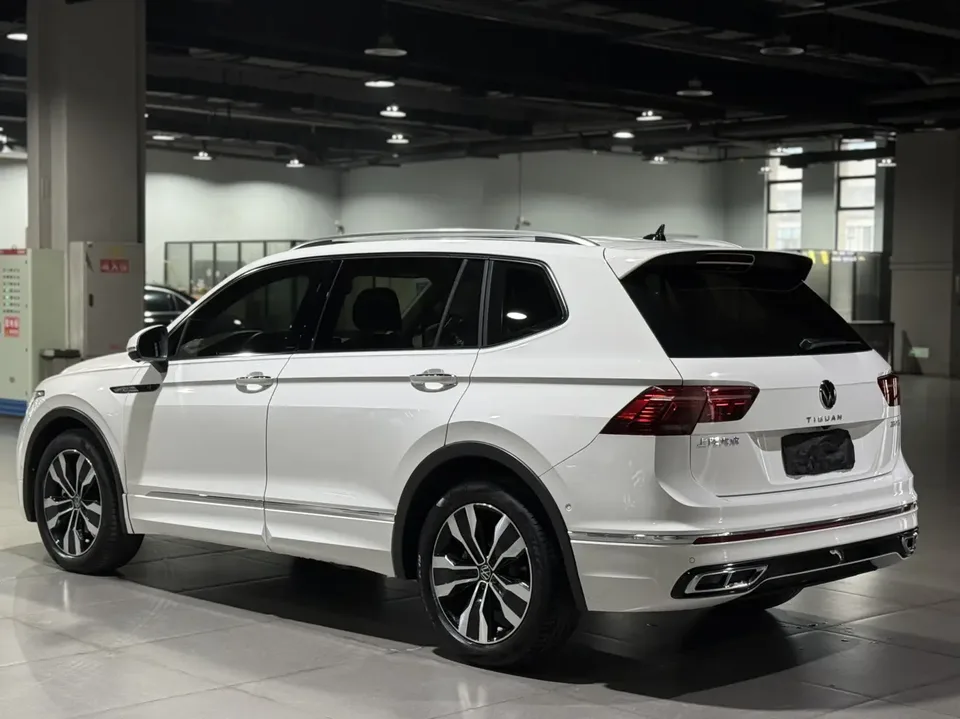Volkswagen Tiguan L Tiguan L 2022 330TSI Automatic 2WD R-Line Enjoy Edition 2022 — миниатюра 2
