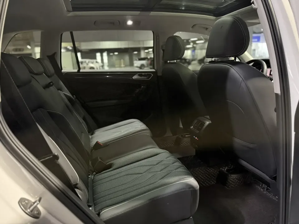 Volkswagen Tiguan L Tiguan L 2022 330TSI Automatic 2WD R-Line Enjoy Edition 2022 — миниатюра 5