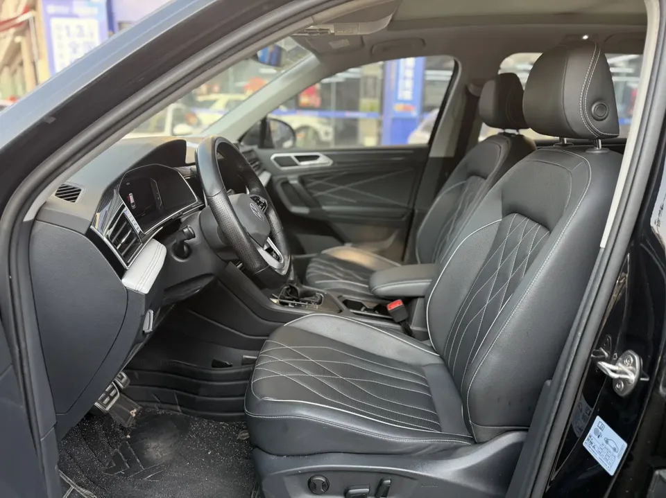 Volkswagen Tiguan L Tiguan L 2022 330TSI Automatic 2WD R-Line Flagship Edition 2022 — миниатюра 5