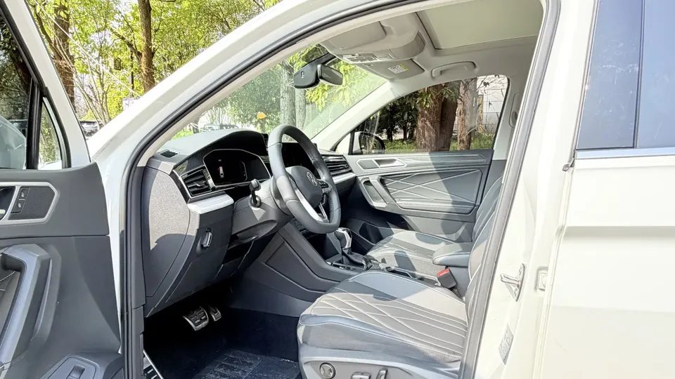 Volkswagen Tiguan L Tiguan L 2024 330TSI 2WD R-Line Enjoy Edition 2025 — миниатюра 3