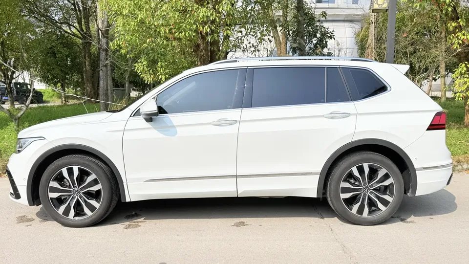 Volkswagen Tiguan L Tiguan L 2024 330TSI 2WD R-Line Enjoy Edition 2025 — миниатюра 4