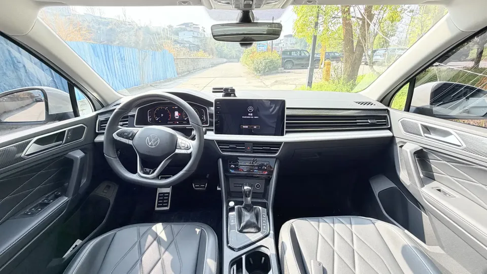 Volkswagen Tiguan L Tiguan L 2024 330TSI 2WD R-Line Enjoy Edition 2025 — миниатюра 5