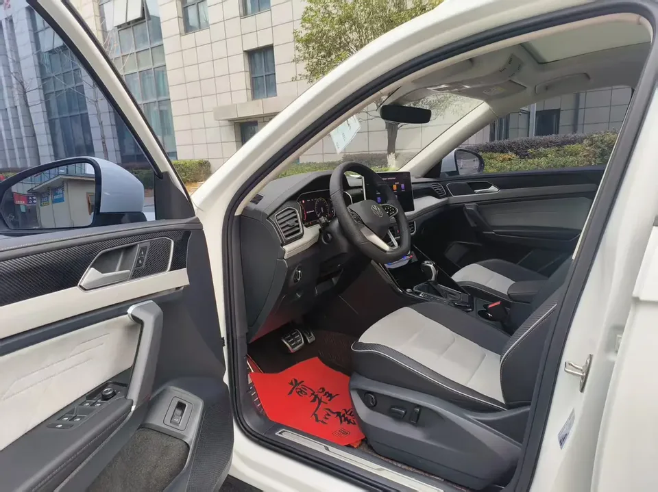 Volkswagen Tayron X Tanyue X 2023 330TSI 2WD Premium High-Energy Edition 2023 — миниатюра 3