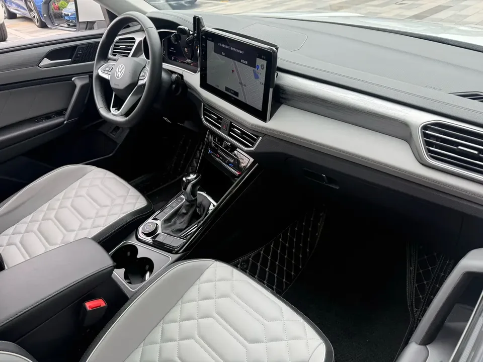 Volkswagen Tayron Tanyue 2023 380TSI 4WD R-Line High Energy Edition 2023 — миниатюра 4