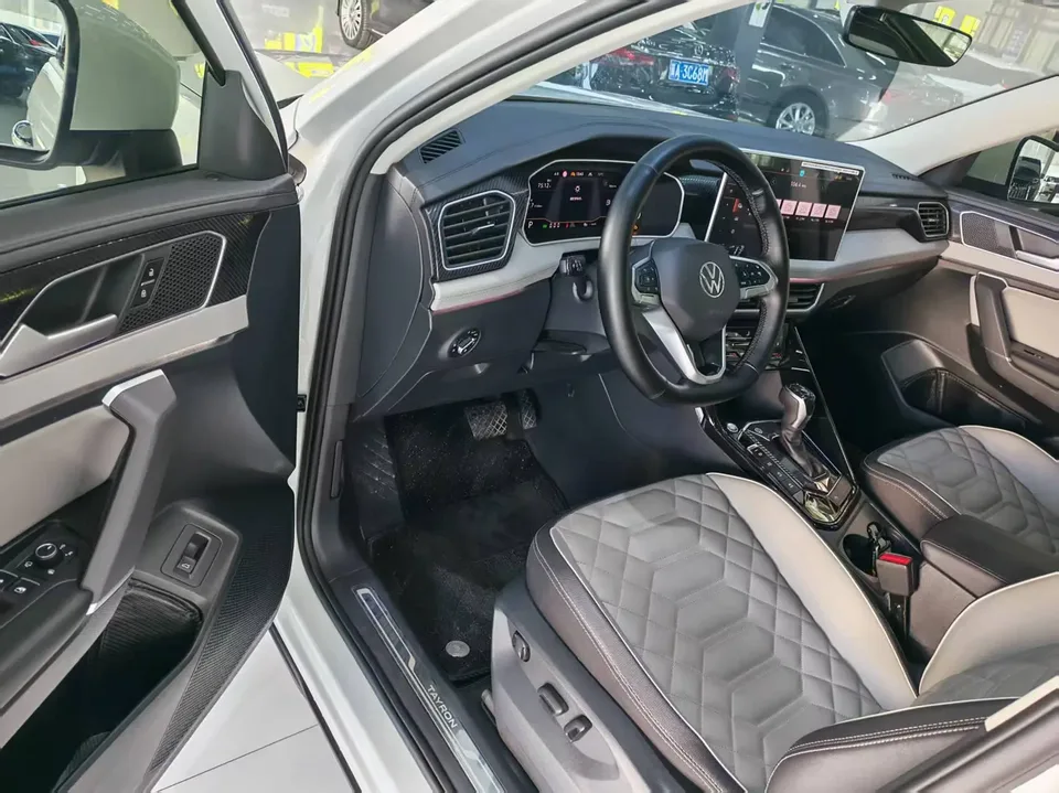 Volkswagen Tayron Tanyue 2023 330TSI 2WD Luxury Plus Advanced Edition 2024 — миниатюра 5